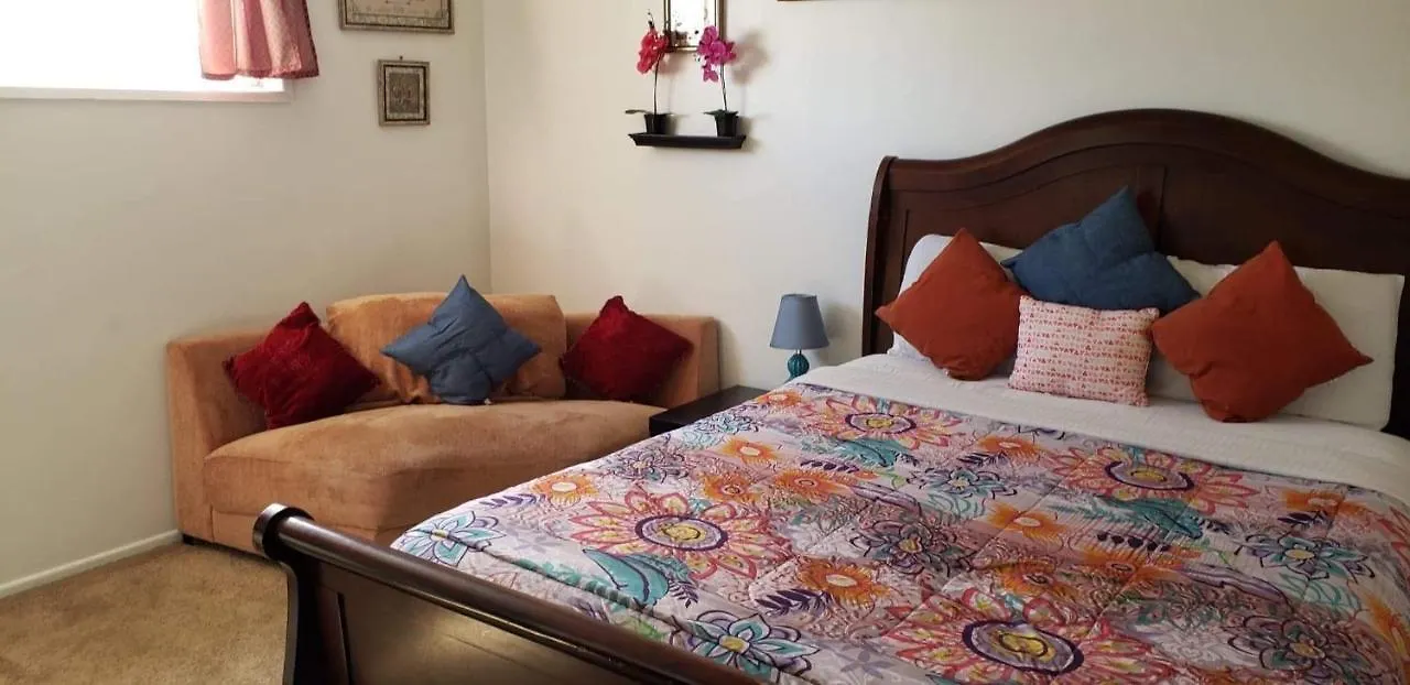 Homestay The Yellow Penthouse Llc Las Vegas