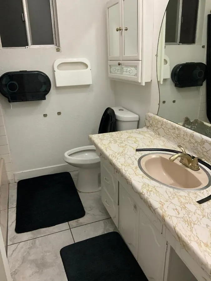 Homestay The Yellow Penthouse Llc Las Vegas United States