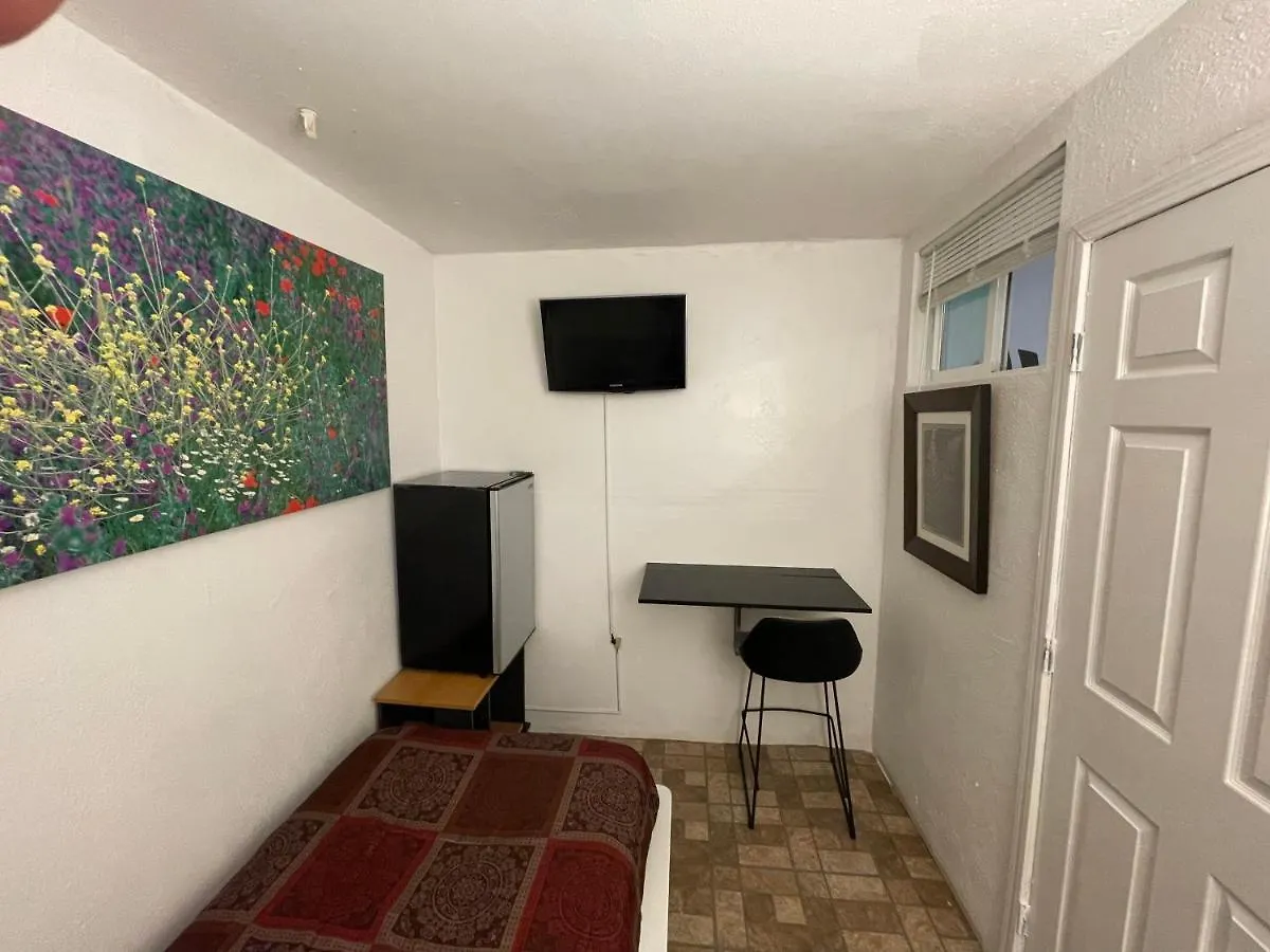 Homestay The Yellow Penthouse Llc Las Vegas United States